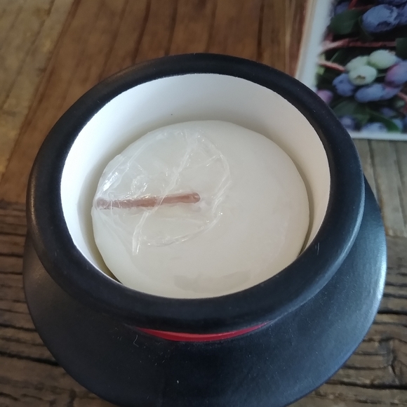 Brand new Yankee Candle Snowman Jack Frost ceramic candle holder - Picture 3 of 5